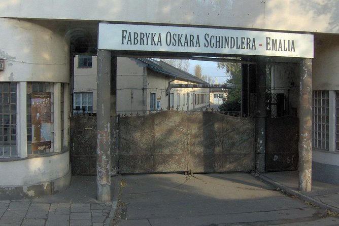 Krakow: Skip-the-line Oskar Schindler’s Museum Private Tour - Schindler’s Museum location: the part inside the museum building