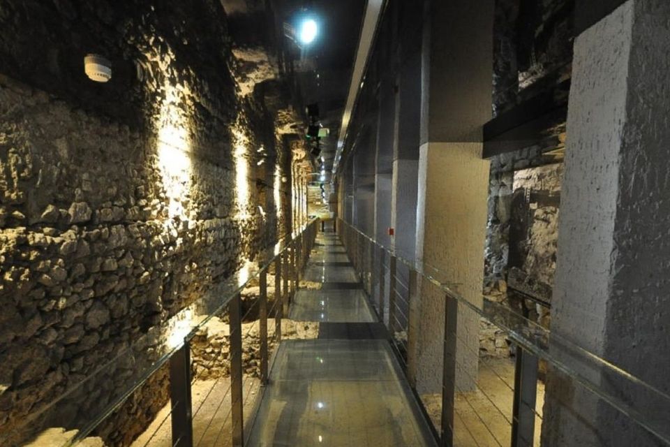 Krakow: Skip the Line Underground Museum Private Guided Tour - The 4-hour option: Old Town along the Royal Route
