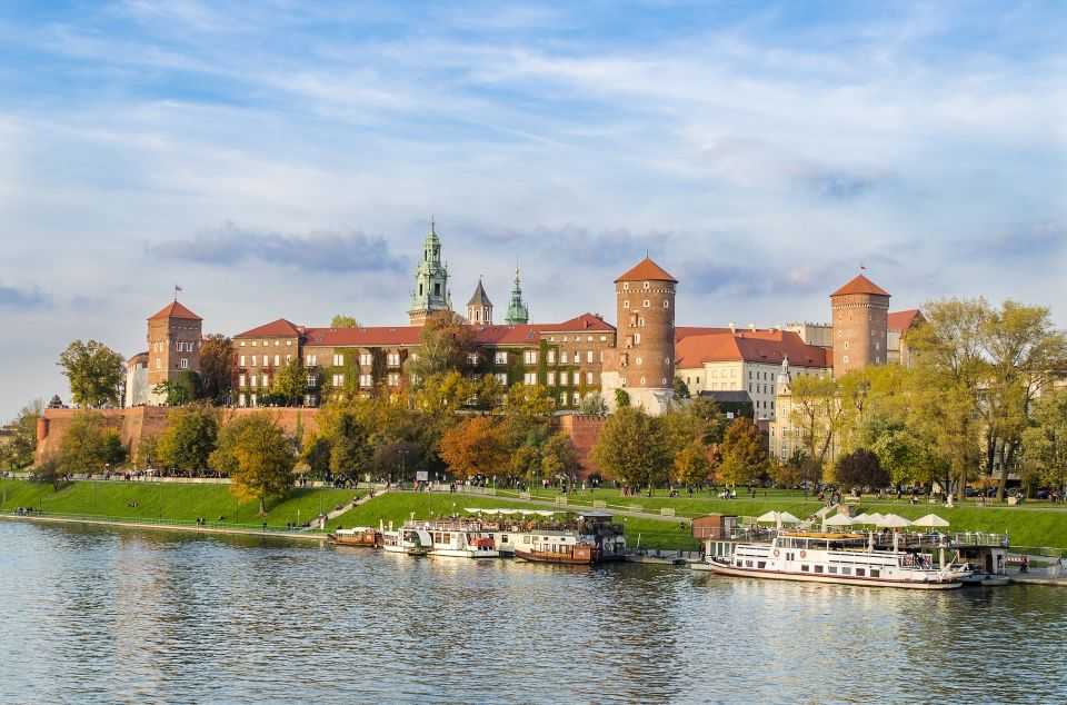 Krakow: Skip the Line Wawel Castle & Cathedral Private Tour - Price and value: what $166 per person really buys