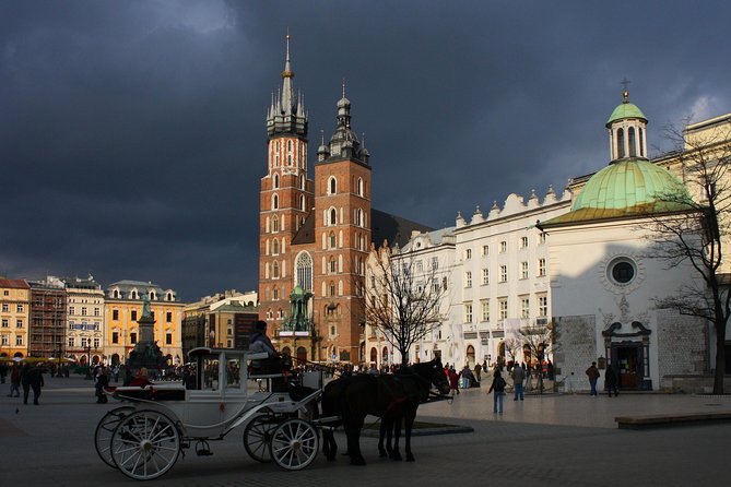 Krakow: Skip-the-Line Wawel Castle & Old Town Guided Tour - Key points to know before you go