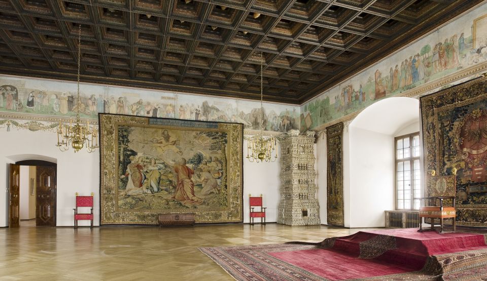 Krakow: Skip-the-Line Wawel Castle & Old Town Guided Tour - Who This Tour Fits Best (And Who Might Skip It)