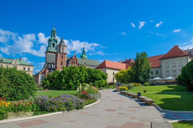 Krakow: Skip-the-Line Wawel Castle & Old Town Guided Tour - Why Wawel Castle Comes First (And Why That Matters)
