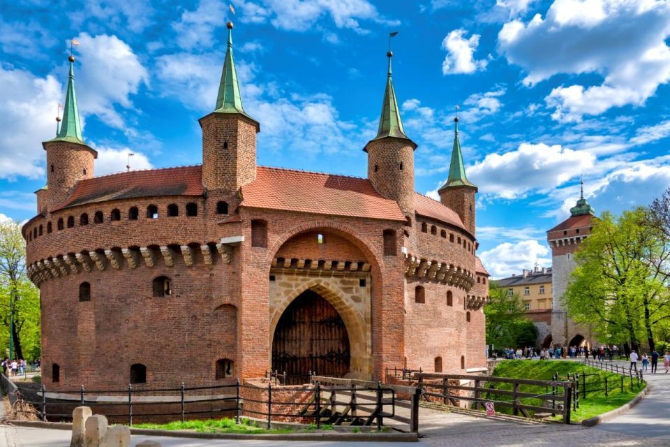 Krakow: St. Mary's Church and Rynek Underground Museum Tour - Underground Rynek: What It Feels Like to Stand on 12th–13th-Century Cobbles