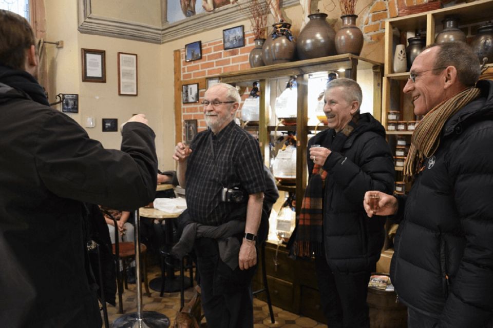 Kraków: Street Food and Historical Adventure - Vodka and alcohol tastings: how to manage the strong flavors
