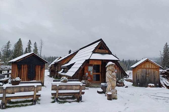 Kraków to Zakopane Private Luxury Tour - Chochołów’s wooden highlander village: what you’ll notice in 30 minutes