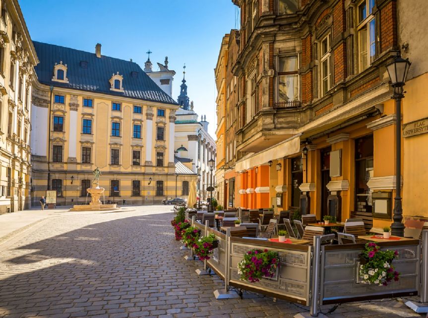 Krakow: Traditional Street Food Walking Tour - What you actually eat: pierogi, zapiekanka, obwarzanek, and friends