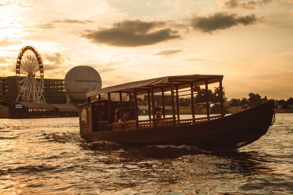Krakow: Vistula Night Cruise by Gondola w/ Audio Commentary - How the Vistula Night Cruise Feels in Real Life