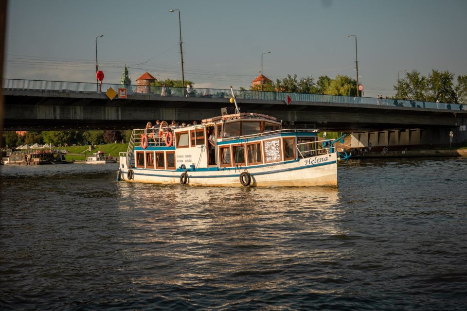 Krakow: Vistula River Sightseeing Cruise ️ - Getting to the Sheraton pier and finding Kapitan Victor