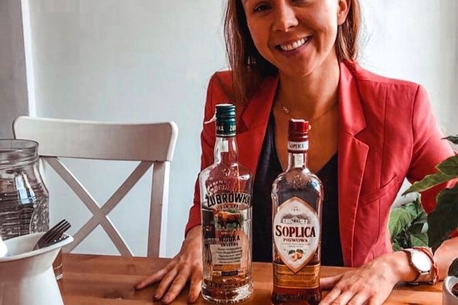 Krakow Vodka and Culture Tour - The tasting setup: 6–7 vodkas and snacks that keep the night sane