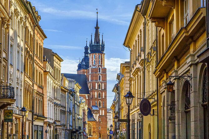 Krakow Walking Tour with Audioguide on Your Smartphone - The Big Shape of the Walk: Many Stops in 2.5 Hours