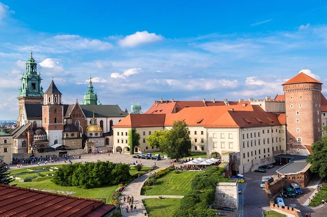 Krakow: Wawel Castle & Cathedral Guided Tour - Art and treasures: tapestries, paintings, and court objects