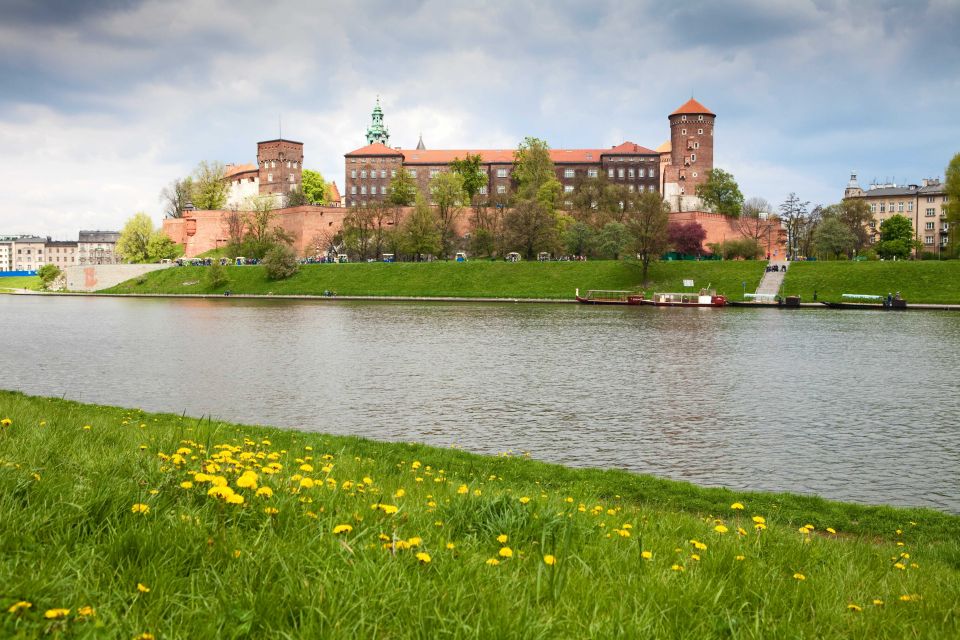 Krakow: Wawel Castle, Cathedral, Rynek Underground & Lunch - Should you book this Wawel + Rynek Underground combo?
