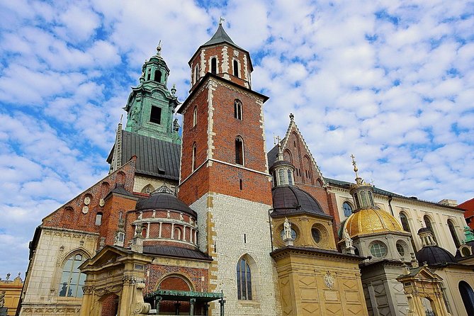 Krakow: Wawel Castle Guided Tour with Skip-The-Line Entry - Skip-the-Line at Wawel: What You Actually Gain