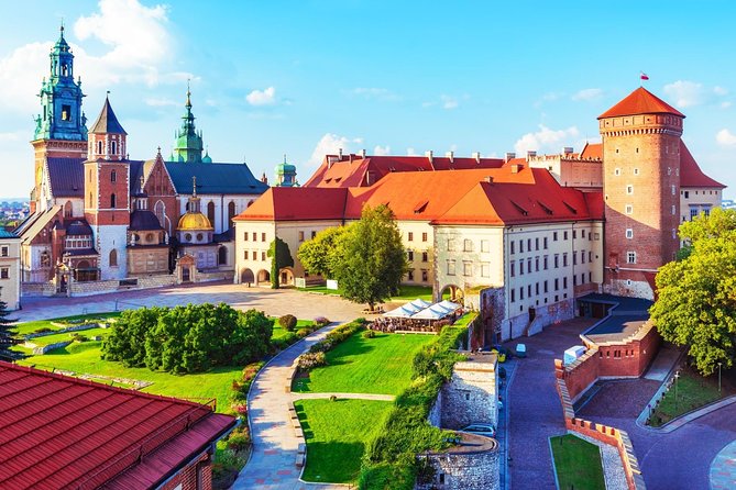 Krakow: Wawel Castle Guided Tour with Skip-The-Line Entry - Group Size and English Guidance: You’ll Feel the Difference
