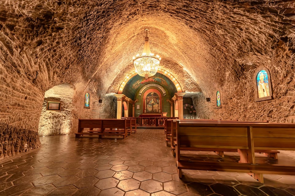 Krakow: Wieliczka Salt Mine and Auschwitz-Birkenau Tour - The lunch break and the in-between stretch you’ll actually feel