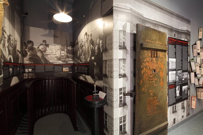 Krakow World War II Private Tour - Kazimierz: the pre-war Jewish quarter you can still read in the streets