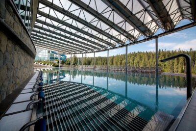 Krakow–Zakopane: Cable Car, Chocholow Baths, Cheese & Vodka - Krupówki Street Free Time for Snacks and People Watching