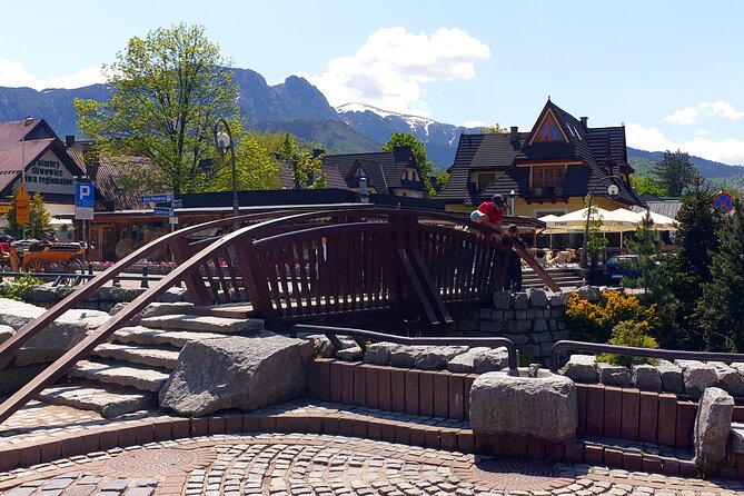 Krakow - Zakopane: Funicular, Cheese and Highland Highlights - Chochołów village UNESCO walk: wooden houses with staying power