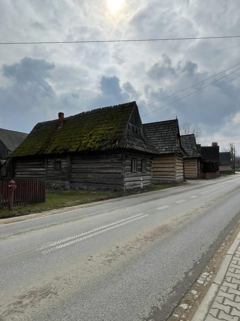 KRAKOW ZAKOPANE TOUR CABLE CAR THERMAL BATHS & HOTEL PICKUP - Gubałówka Funicular Views: Where the mountains finally take over