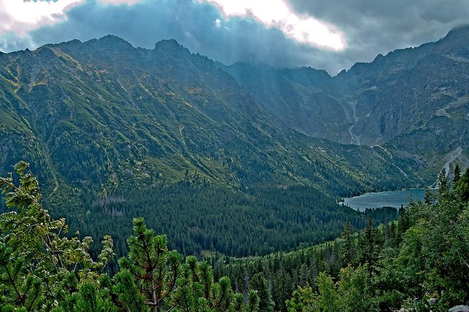 Morskie Oko - private tour from Krakow - Lake Morskie Oko: Views at 1,395 Meters With a Big Mountain Backdrop