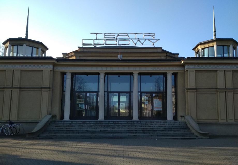 Nowa Huta – a guided tour of a utopian socialist city - Aleja Róż, the Avenue of Roses: planning made poetic on purpose