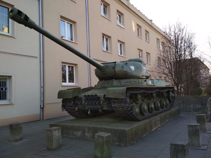 Nowa Huta – a guided tour of a utopian socialist city - The IS-2 Tank monument: militarism as a public statement