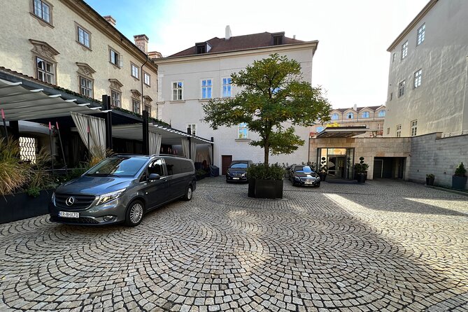 Private Krakow to or from Airport Transfer - Luggage-friendly arrival: help, close parking, and less walking