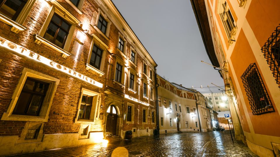 Private Krakow Tour: St. Mary’s, Cloth Hall & More - Key Things You’ll Notice on This Tour
