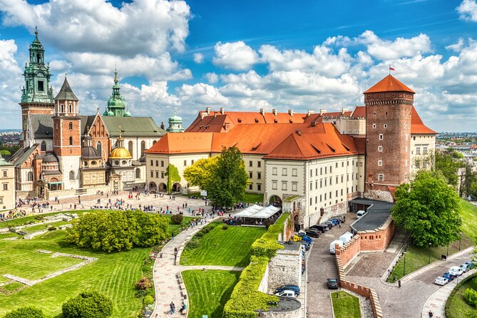 Private Transfer: Krakow Airport to Krakow City Center Vice Versa - Inside the car: what “private and clean” means in real life