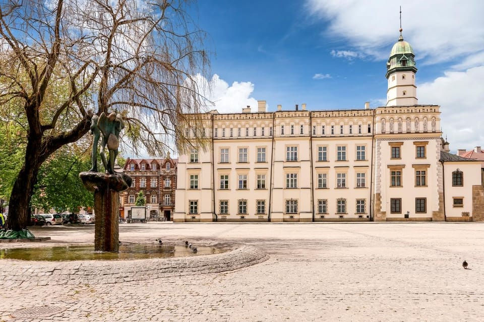 Schindler's Factory & Kazimierz Jewish Quarter Tour - Key things to know before you go