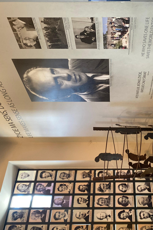 Schindler's List Movie Tour: Historic Sites & Film Location - Key moments that make this tour work