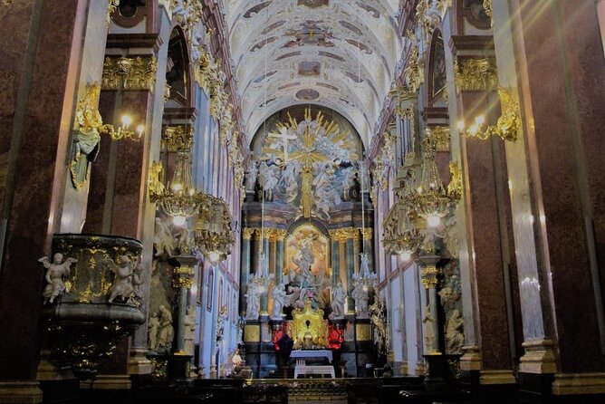 The Black Madonna Tour from Krakow - Museum and Grounds: Beyond the Icon Without Losing the Focus