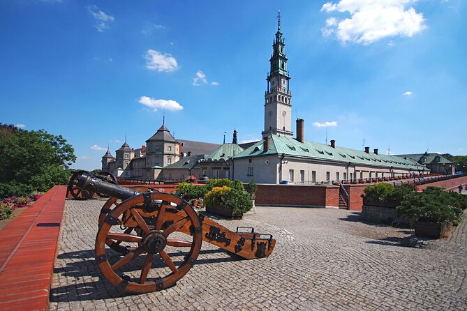 The Black Madonna Tour from Krakow - Arrival at Częstochowa: Meeting the Pauline Monastery Atmosphere