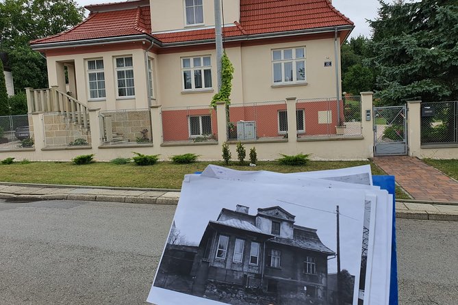 TOUR AL CAMPO DE CONCENTRACIÓN DE PLASZOW. El campo de la Lista de Schindlert. - Recorriendo Plaszow con guía: casa gris, control y estructura SS