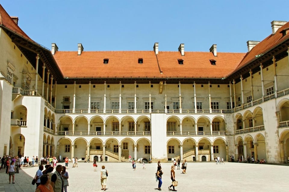 Wawel Castle and Cathedral Guided Tour - Wawel Cathedral: Gothic Crown Space and a Living Place of Worship