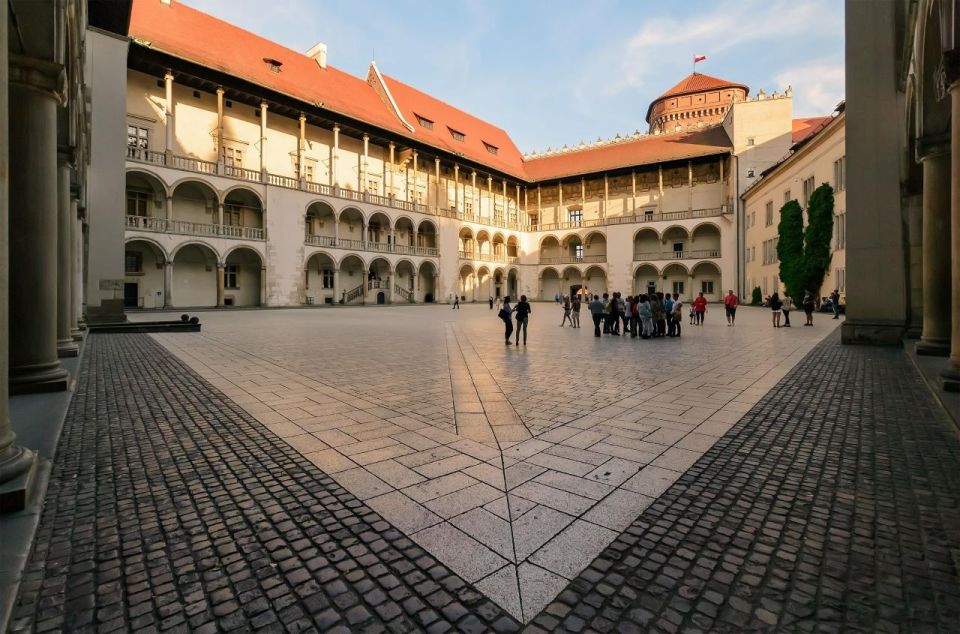Wawel Castle, Cathedral, Old Town and St. Mary's Basilica - Timing, Dress Code, Group Size, and What To Do With Crowds