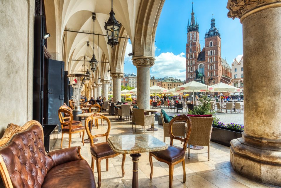 Wawel Castle & Cathedral Skip the Line Small Group Tour - Royal Private Apartments (only on the full 3-hour option)