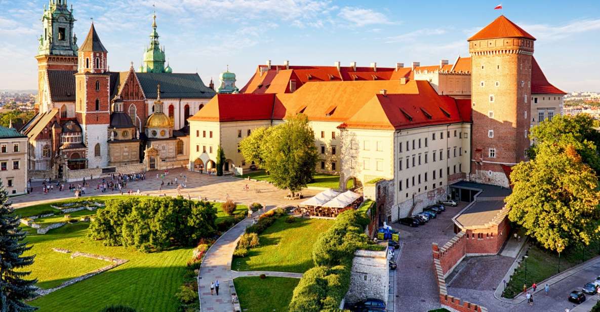 Wawel Castle & Cathedral Skip the Line Small Group Tour - Small group size: why you’ll actually hear the story