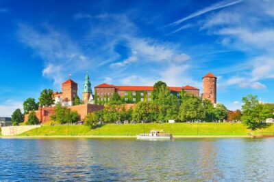 Wawel Hill Audio-Guided Tour - Wawel Royal Castle Stop: From Herbowa Gate to the Courtyards