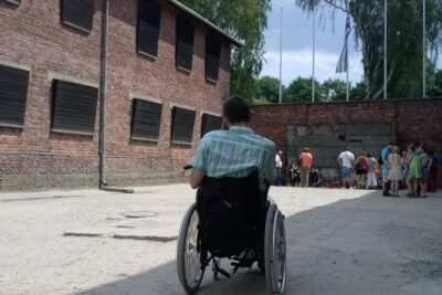 Wheelchair accessible PRIVATE transfer to Auschwitz - Birkenau - Auschwitz I: Main Entrance, Ticket Timing, and the First 2 Hours