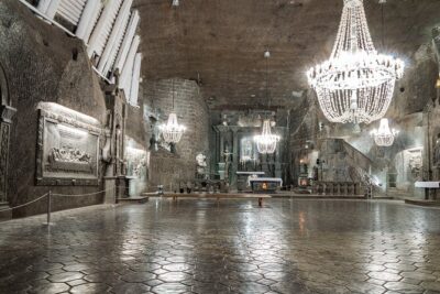 Wieliczka Salt Mine Guided Tour with Transport from Krakow - The guided tour: how you’ll actually spend your time underground