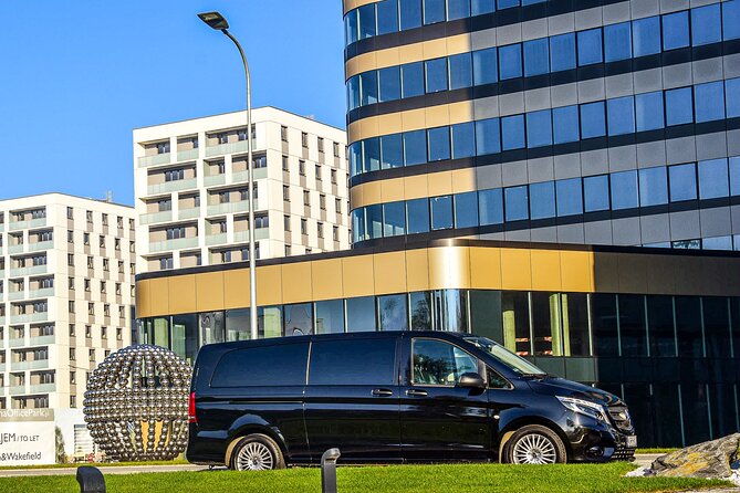 Wieliczka Salt Mine with Private Chauffeur and Licensed Guide - How the Guided Tour Works (Language, Pacing, and Meeting Back Up)