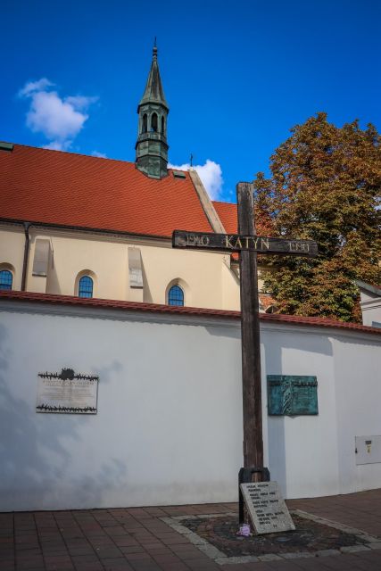 World War II in Krakow Walking Tour in English - Bomb shelters at Park Krakowski: survival planning you can picture