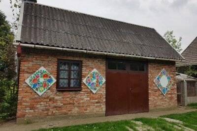 ZALIPIE - painted village, unique PRIVATE tour from Krakow - Stop 1 in Zalipie: the village that takes the longest (and why)